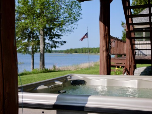 Woodsmoke Lodge on Drummond Island