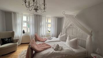 1 bedroom, bed sheets, wheelchair access