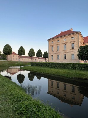 Exterior - Romantische Ferienwohnung im Herzen von Rheinsberg in See und Schloss Nähe (Rheinsberg)