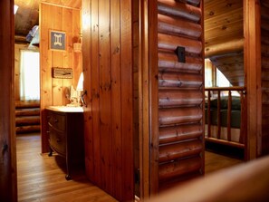Interior - Whitney Bay Getaway on Drummond Island (Drummond Island)