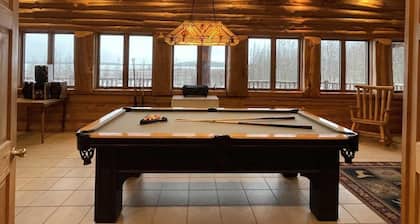 Paw Point Lodge on Drummond Island