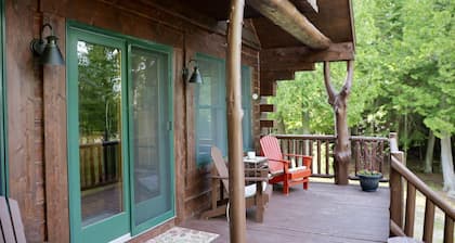 Loon Loft with The Loonlet Vintage Camper on Drummond Island