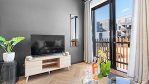 Apartment (0 Bedroom) | Living area