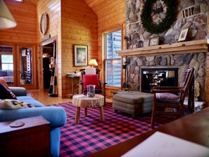 Smart-tv och eldstad