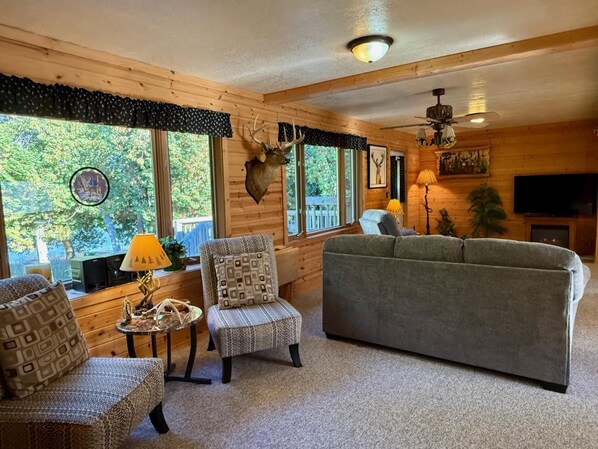 Smart TV, DVD player - Tacks Shelter on Drummond Island (Drummond Island)