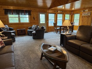 Smart-TV, Kamin, DVD-Player