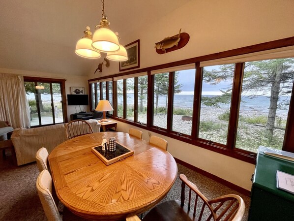 Dining - Listening Point on Drummond Island (Drummond Island)