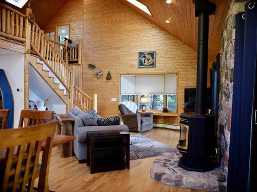 Shore Thing with Bunkhouse on Drummond Island