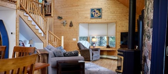 Shore Thing with Bunkhouse on Drummond Island