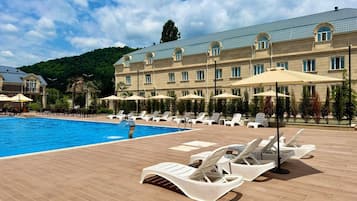 Minibar, caja de seguridad en la habitación y cortinas blackout