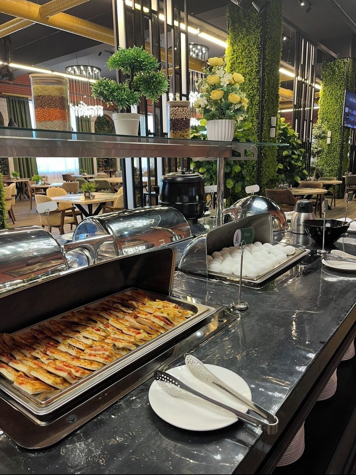 Free daily self-serve breakfast