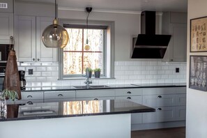 Decoración personalizada, muebles diferentes y wifi gratis 