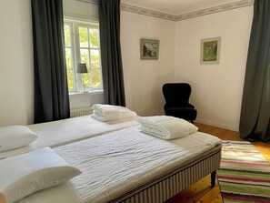 Standard Cabin, 1 Bedroom, Garden View, Garden Area | Individually decorated, individually furnished, free WiFi, bed sheets - Bergs Gård & Hållsvikens Gård (Vasterljung)