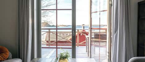 Superior Villa, 6 Bedrooms, Ocean View, Oceanfront | Individually decorated, individually furnished, free WiFi, bed sheets