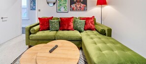 Appartement Confort, 2 chambres, baignoire | Coin séjour