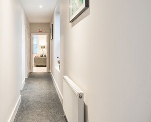 Economy-Apartment, 2 Schlafzimmer, Badewanne | Wohnbereich | Smart-TV, Netflix, Streaming-Dienste