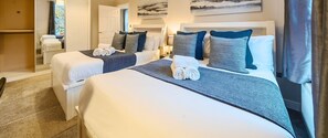 Design-Apartment, 2 Schlafzimmer | 2 Schlafzimmer, Schreibtisch, laptopgeeigneter Arbeitsplatz
