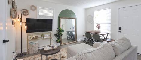 Smart TV, computer monitors