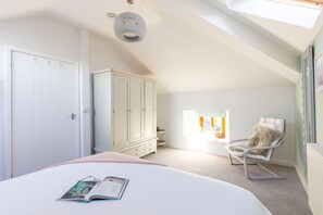 3 quartos, Wi-Fi de cortesia, roupa de cama