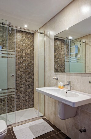 Towels - VESTA - Luxury Apt - 2BR - CFC (xxxv) (New Cairo City)