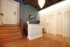 Reception - Golden Pantheon Rooms (Rome)