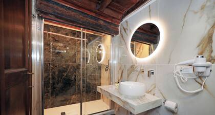 Golden Pantheon Rooms
