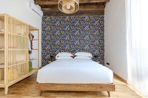 2 عدّة غرف نوم ومكواة/لوح كي وواي فاي وملاءات أسرّة