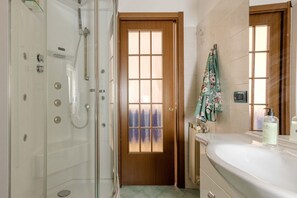 تجهيزات دش، مستلزمات للعناية الشخصية صديقة للبيئة، مجففات شعر