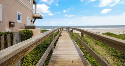 Waterfront View + Private Beach Access + Walk to Beach