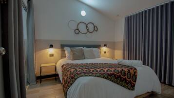 7 bedrooms, in-room safe, iron/ironing board, WiFi (free)