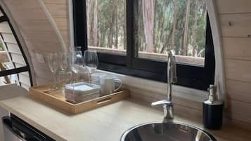 Cabaña bosque tiny un ambiente | Private kitchen | Paper towels