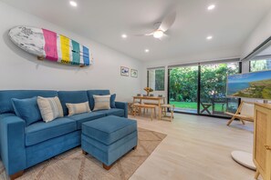 TV, DVD-spiller og bøker