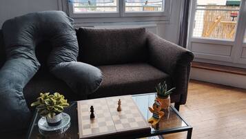 Smart TV, video games, DVD player, books