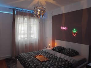 3 bedrooms, in-room safe, desk, iron/ironing board
