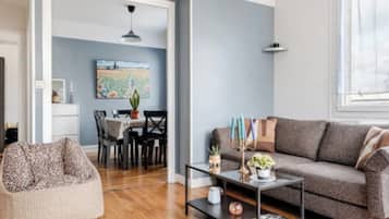 Smart-TV, Videospiele, DVD-Player, Bücher