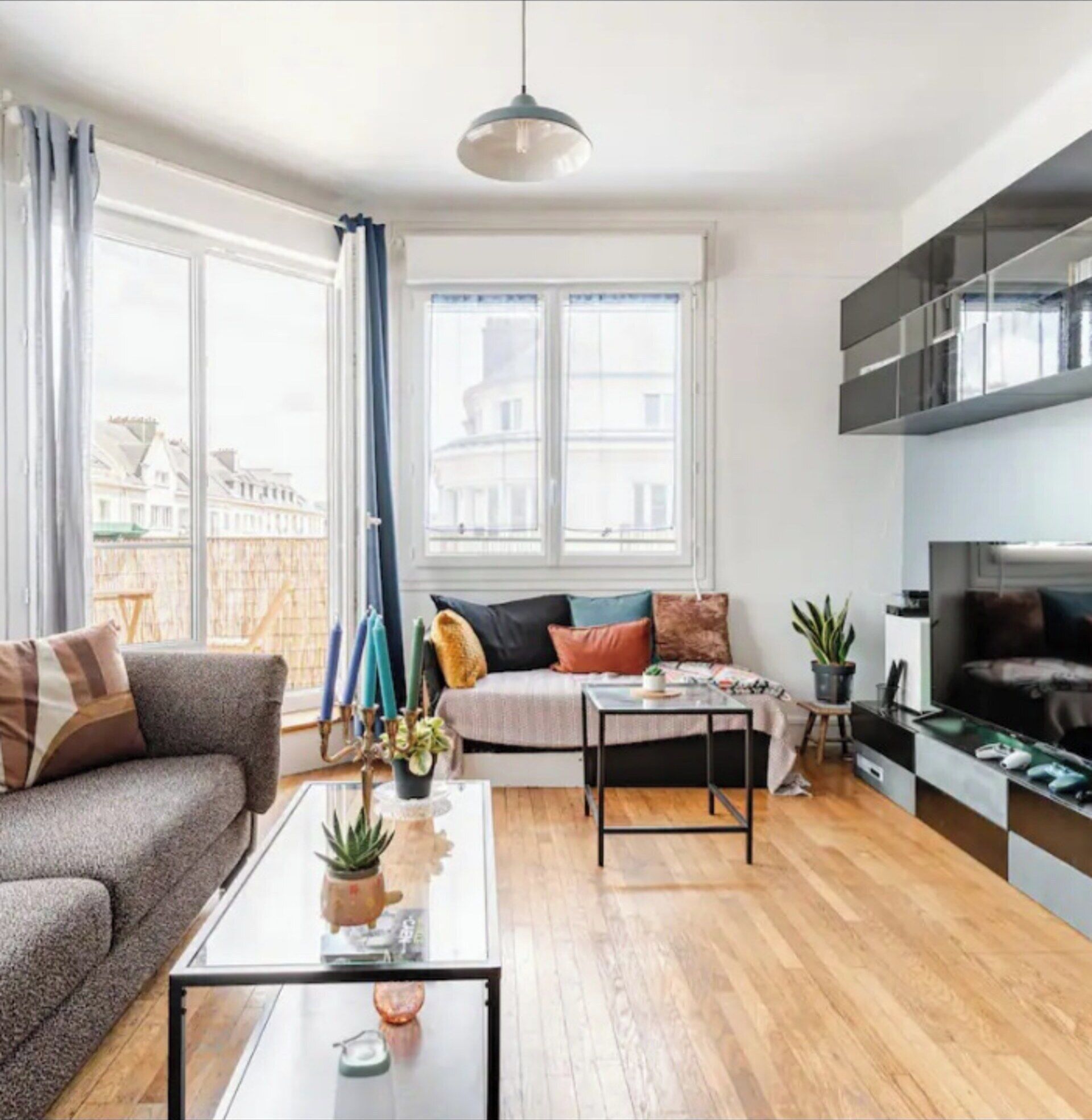 Smart TV, videojuegos, reproductor de DVD y libros 