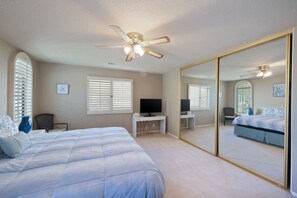 3 soveværelser, skrivebord, strygejern/strygebræt, gratis Wi-Fi