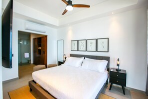 Elegant master bedroom with king-size bed - 6th-Floor Amapas Retreat – Pool & Sunset Views (Puerto Vallarta)