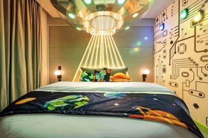 Estação Espacial do Fernandino | Anti alerjik yatak takımı, minibar, ayrı ayrı dekore edilmiş 