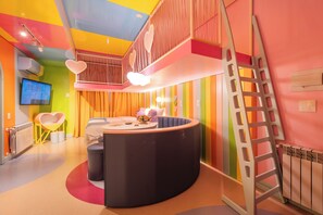 Ação Unibrilho | Hypo-allergenic bedding, minibar, individually decorated - Mundo Criamigos Hotel Gramado (Gramado)