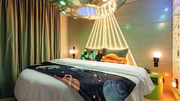 Estação Espacial do Fernandino | 2 bedrooms, hypo-allergenic bedding, minibar, individually decorated