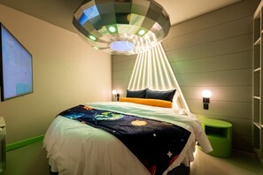 Aventura Espacial | Roupas de cama antialérgicas, frigobar, individualmente decorados