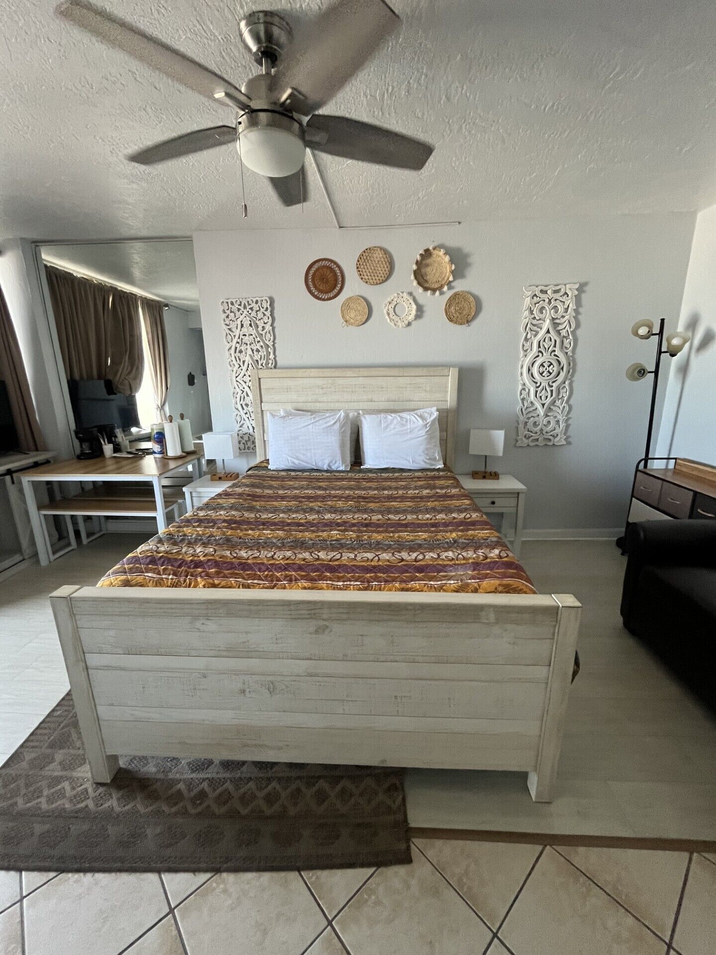 Beautiful Oceanfront King studio in World Famous Daytona Beach! 332