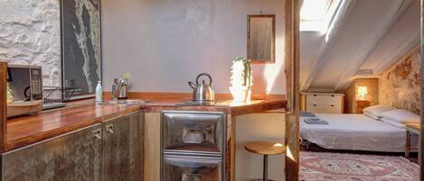 1 chambre, fer et planche à repasser, Wi-Fi, draps fournis