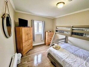 2 bedrooms, WiFi, bed sheets
