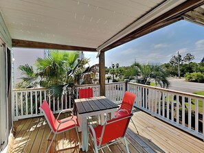 Huis, Meerdere bedden, terras, uitzicht op tuin | Buiten dineren