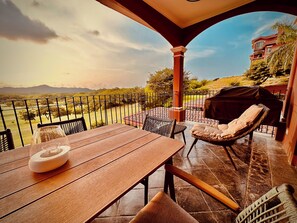 屋外ダイニングエリア