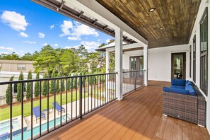 Terrace/patio - Spacious Coastal Escape w/Private Pool & Spa– Perfect for Multi-Family Vacations (Seagrove)
