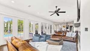 تلفزيون، مكتب