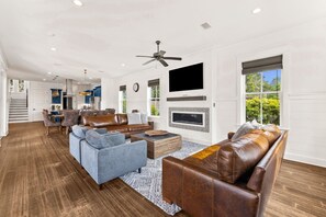 TV, offices - Spacious Coastal Escape w/Private Pool & Spa– Perfect for Multi-Family Vacations (Seagrove)